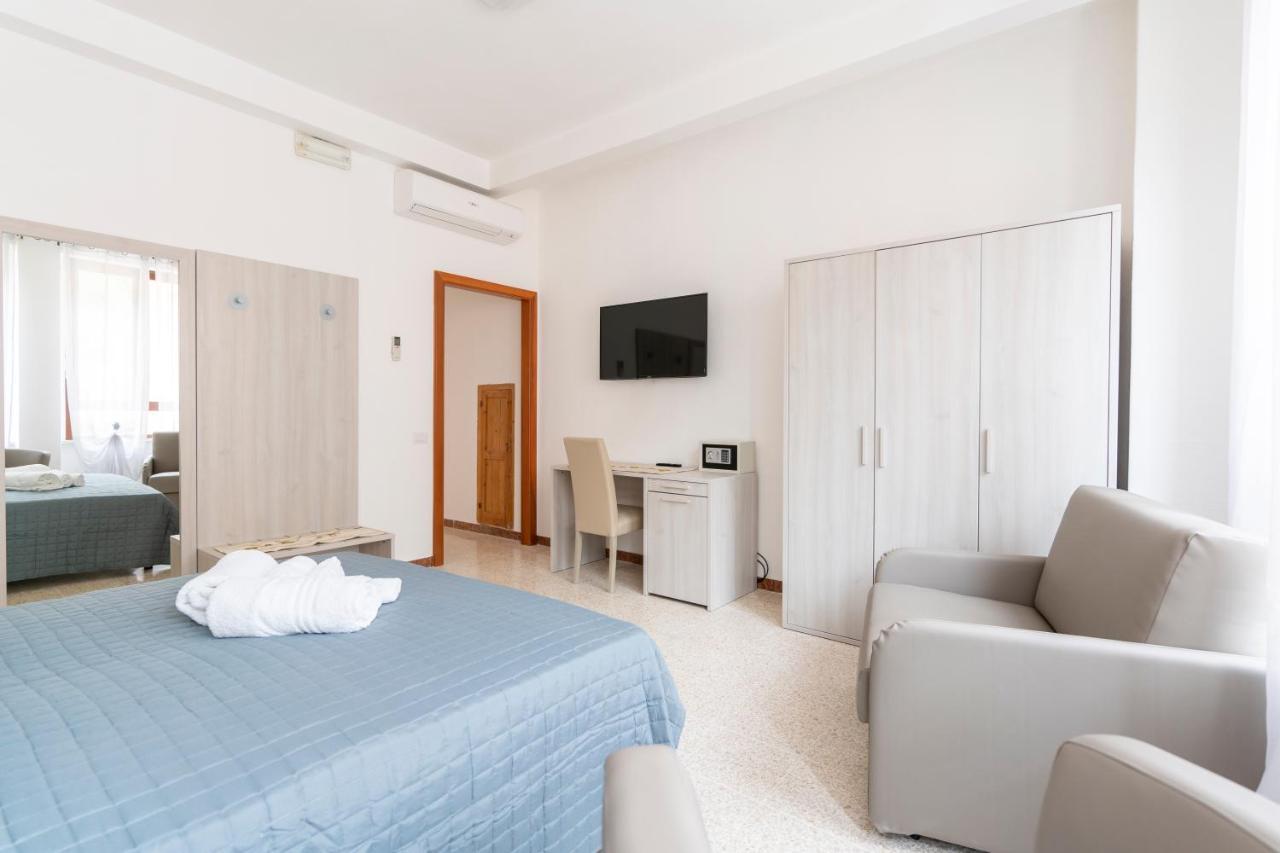 Hotel Dei Tacchi Osini Eksteriør billede