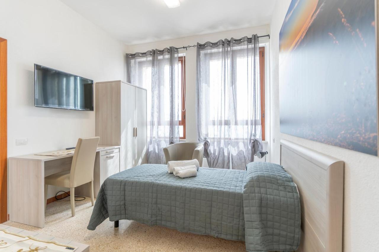 Hotel Dei Tacchi Osini Eksteriør billede