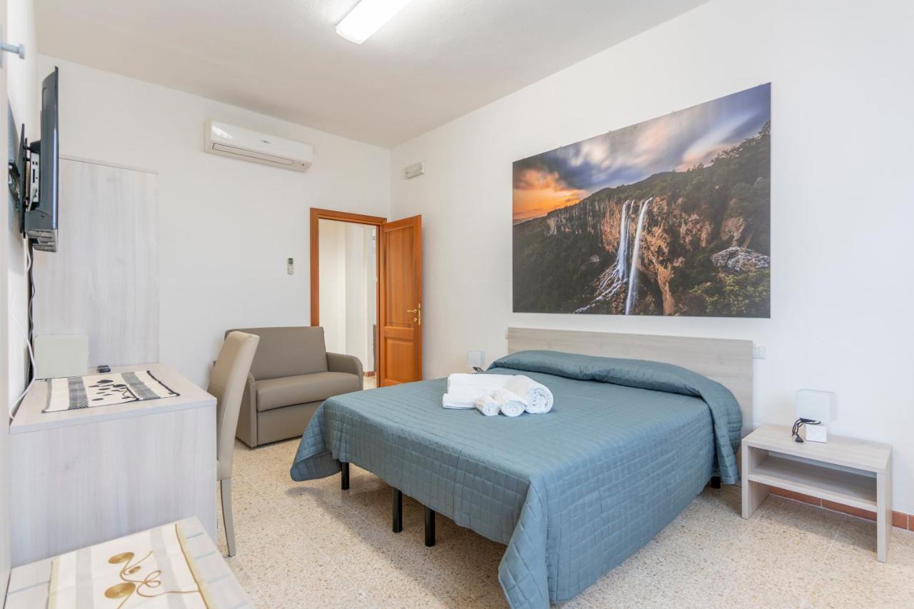 Hotel Dei Tacchi Osini Eksteriør billede