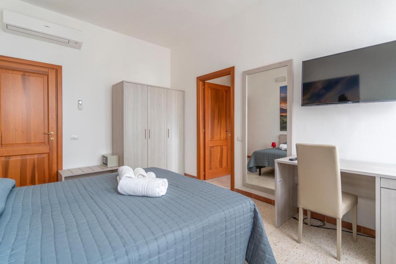 Hotel Dei Tacchi Osini Eksteriør billede